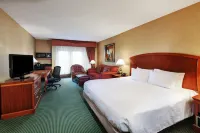 Embassy Suites by Hilton Greensboro Airport - Barer