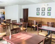 安眠套房飯店-蒙蒂塞洛 - 早餐