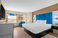 SureStay by Best Western Forsyth Decatur - Pools