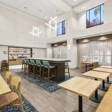 Hampton Inn & Suites Lancaster