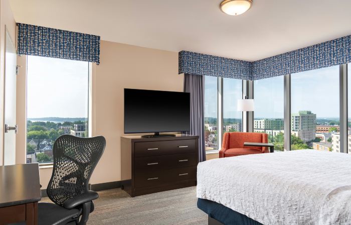 Hampton Inn & Suites Madison/Downtown
