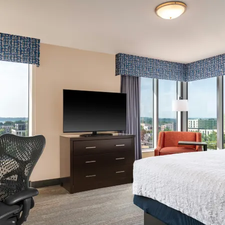 Hampton Inn & Suites Madison/Downtown