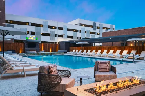 AC Hotel Waco Downtown - parking