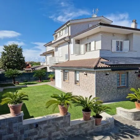 CASTELBARCO HOUSE
