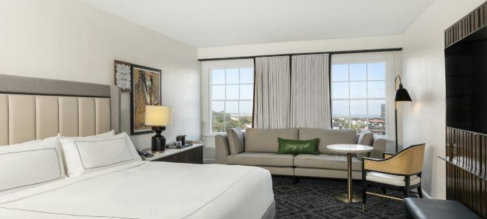 Mills House Charleston, Curio Collection by Hilton Hotel di Charleston