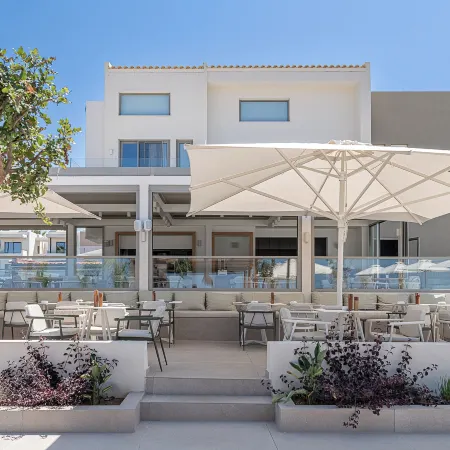 Iperion Beach Hotel