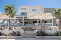 Iperion Beach Hotel - parking