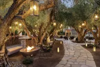 Tommy Bahama Miramonte Resort & Spa - parking