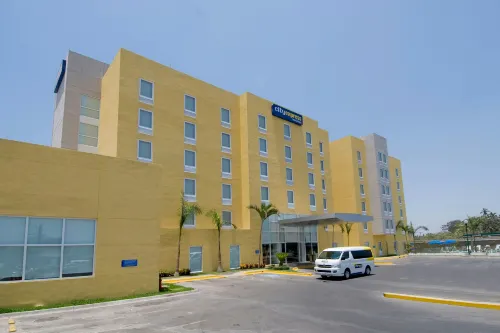 City Express by Marriott Lazaro Cardenas - parking