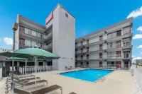 Red Roof Plus+ & Suites Virginia Beach - Seaside - Beach