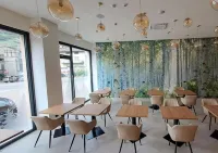 MOUNTAIN SUITE Hotel Apartment - فطور