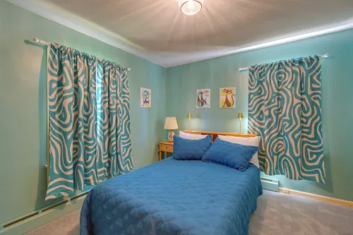 Vintage MCM Charm Modern Comforts West Akron - 3-Star