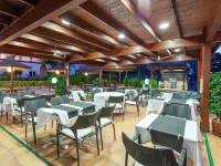 Palmiers I Hotels near Platja del Cau del Llop