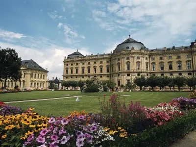 Mercure Hotel Wuerzburg am Mainufer Hotels near St. Norbert