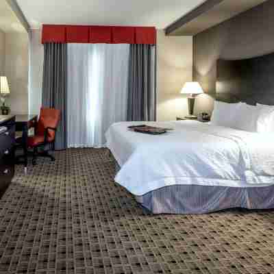 Hampton Inn & Suites Montgomery-Downtown Rooms