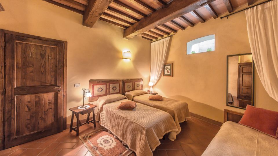 Holiday Home Features with Italian Garden and Free Wifi