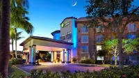 Holiday Inn Express & Suites NAPLES DOWNTOWN - 5TH AVENUE by IHG Hotel di Naples