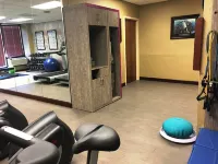 Crowne Plaza EDISON by IHG - Gym