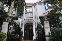 Ahuja Residency DLF Phase 2 Hotel in zona HSIIDC Building