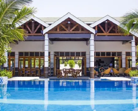 Marand Beach Resort Hotéis em Bauang