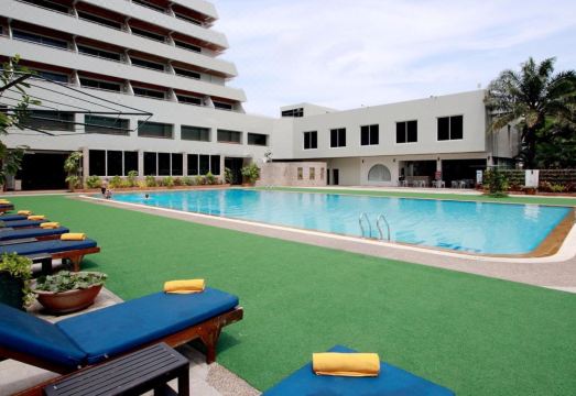 5. 빠똥 리조트 호..