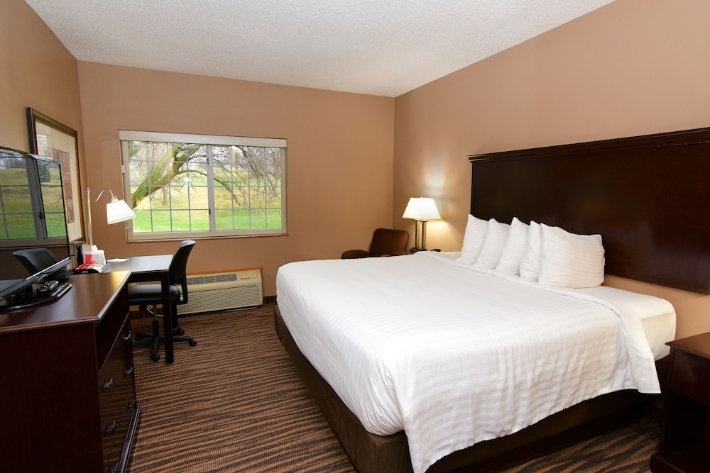 Cobblestone Inn & Suites - Denison Majestic Hills