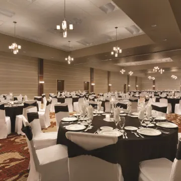 Embassy Suites by Hilton Akron Canton Airport