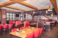 La Quinta Inn & Suites by Wyndham Joplin Hotels in Joplin