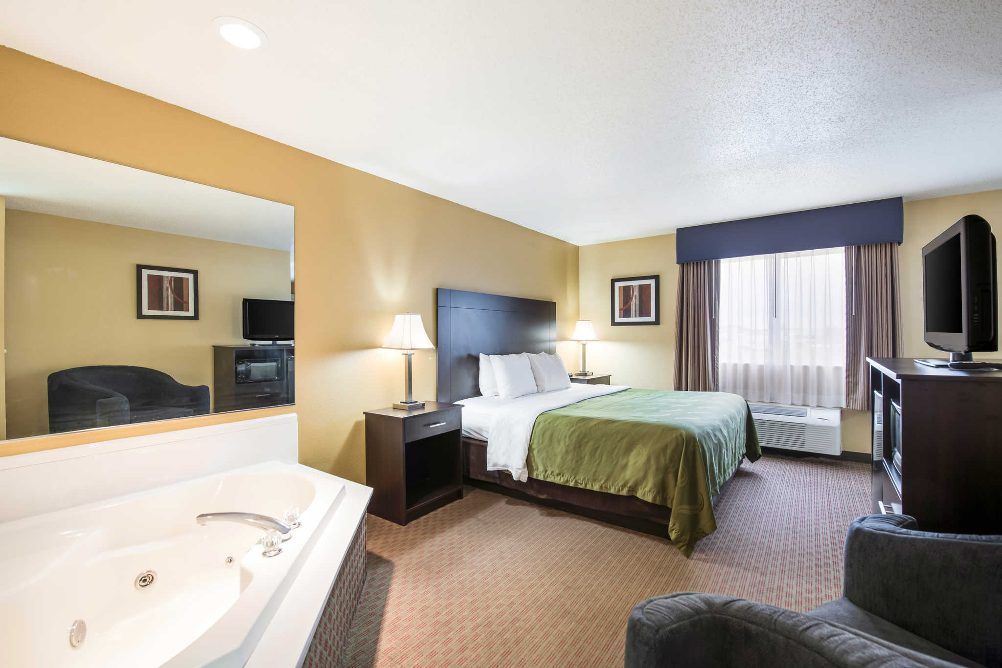 Quality Inn & Suites Menomonie