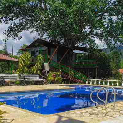 Family Cabin with River View Fitness & Recreational Facilities