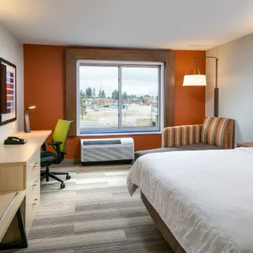 Holiday Inn Express & Suites BEND SOUTH by IHG