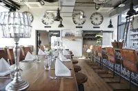 V8 Hotel Classic Motorworld Region Stuttgart Các khách sạn ở Ehningen