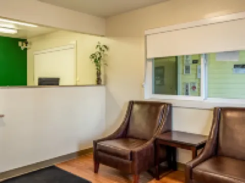 HomeTowne Studios Eugene - Springfield Hotels in Springfield