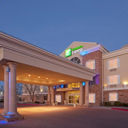 Holiday Inn Express & Suites EAGLE PASS by IHG