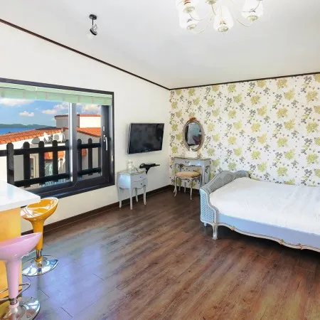 Namhae Kranzre Pension (Beach, Spa)