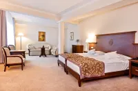 Hotel Lubicz Hotels in Устка