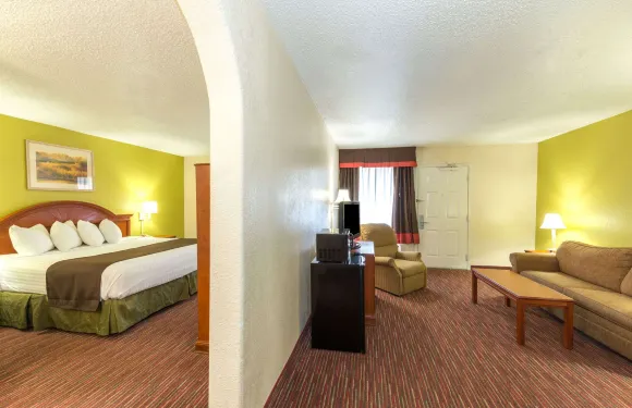 路易斯維爾東唄盟套房酒店