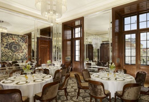 1. 파크 하얏트 비..