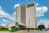 Quality Inn Monterrey la Fe โรงแรมใน