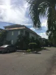 New Kingston Apt at Wellington Cove Hotels in 