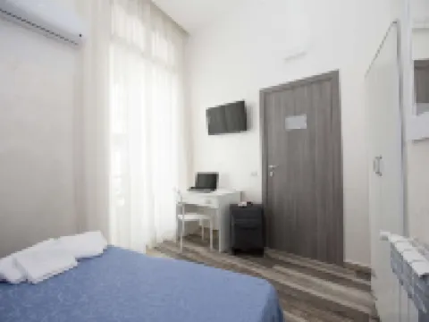 นาโปลี จัตุรัสการิบัลดิ โรงแรมในนาโปลี