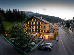 Grischalodge Das Hotel Mit Bergblick Seit 1929