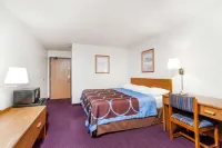 Super 8 by Wyndham Sidney NY - parking
