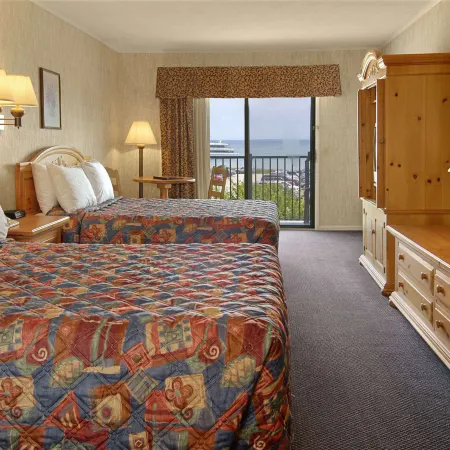 Days Inn by Wyndham Mackinaw City - Lakeview Hotels in Cheboygan County