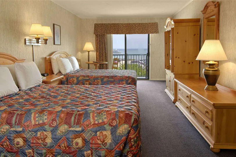 戴斯飯店-麥基諾市-湖景