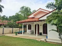 Swiss Villa Moragalla Beach Hotels in Beruwala