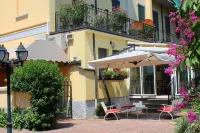 Hotel Charly - parking