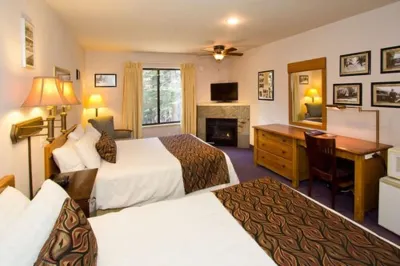 Holiday Haus Hotels in June Lake