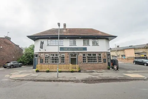 The Queens Arms Apartments Hotels in Speke
