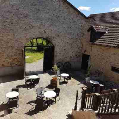 Domaine de Vareilles Hotel Exterior